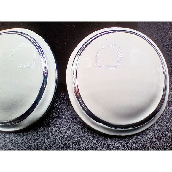 White Silver 1.5 Inch Button Clip-on Earrings Light Weight 1980s Vintage Jewelry - Picture 4 of 13